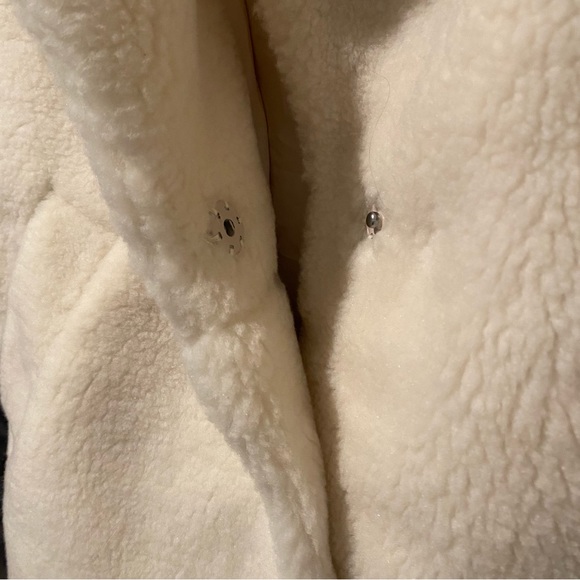 NWOT Abercrombie Teddy Coat - Picture 3 of 5